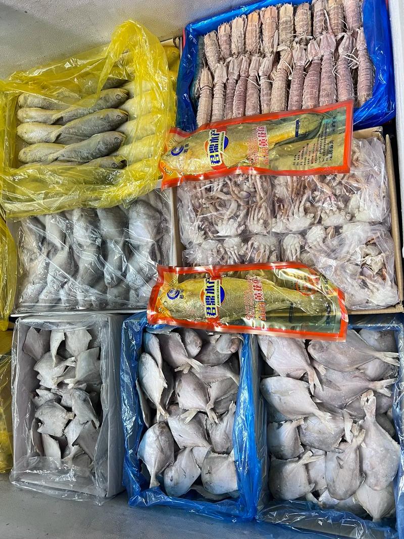 夏日暢飲 哈啤時(shí)節(jié)，凍品海鮮與日用百貨助興